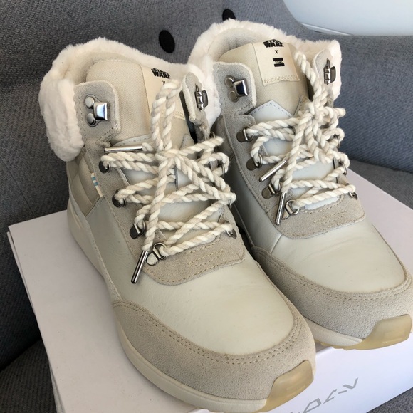 TOMS x Star Wars Leia boots - Picture 4 of 6